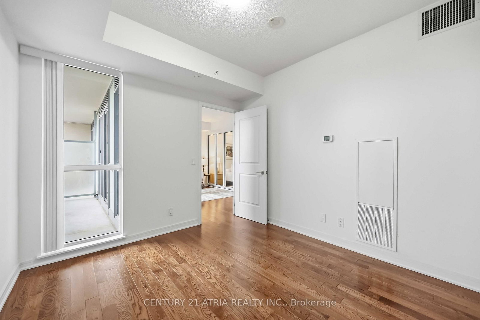 9199 Yonge Street, Unit 518 - Photo 17