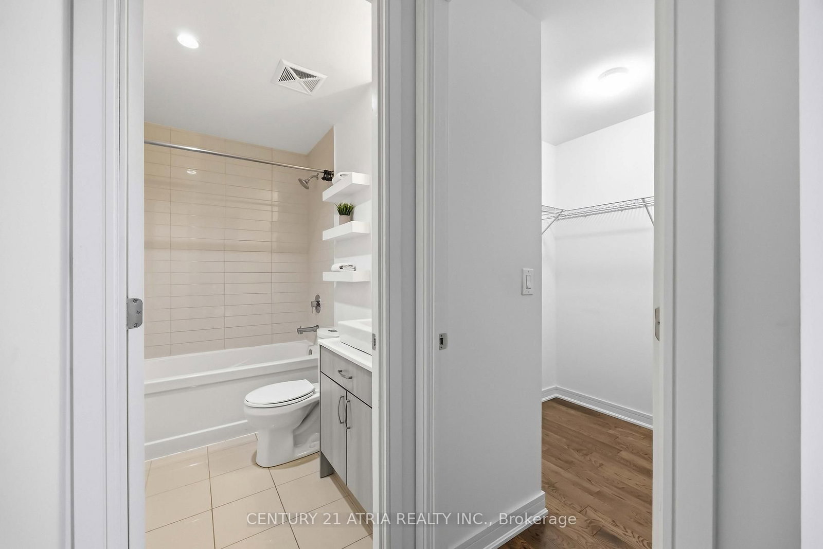 9199 Yonge Street, Unit 518 - Photo 20