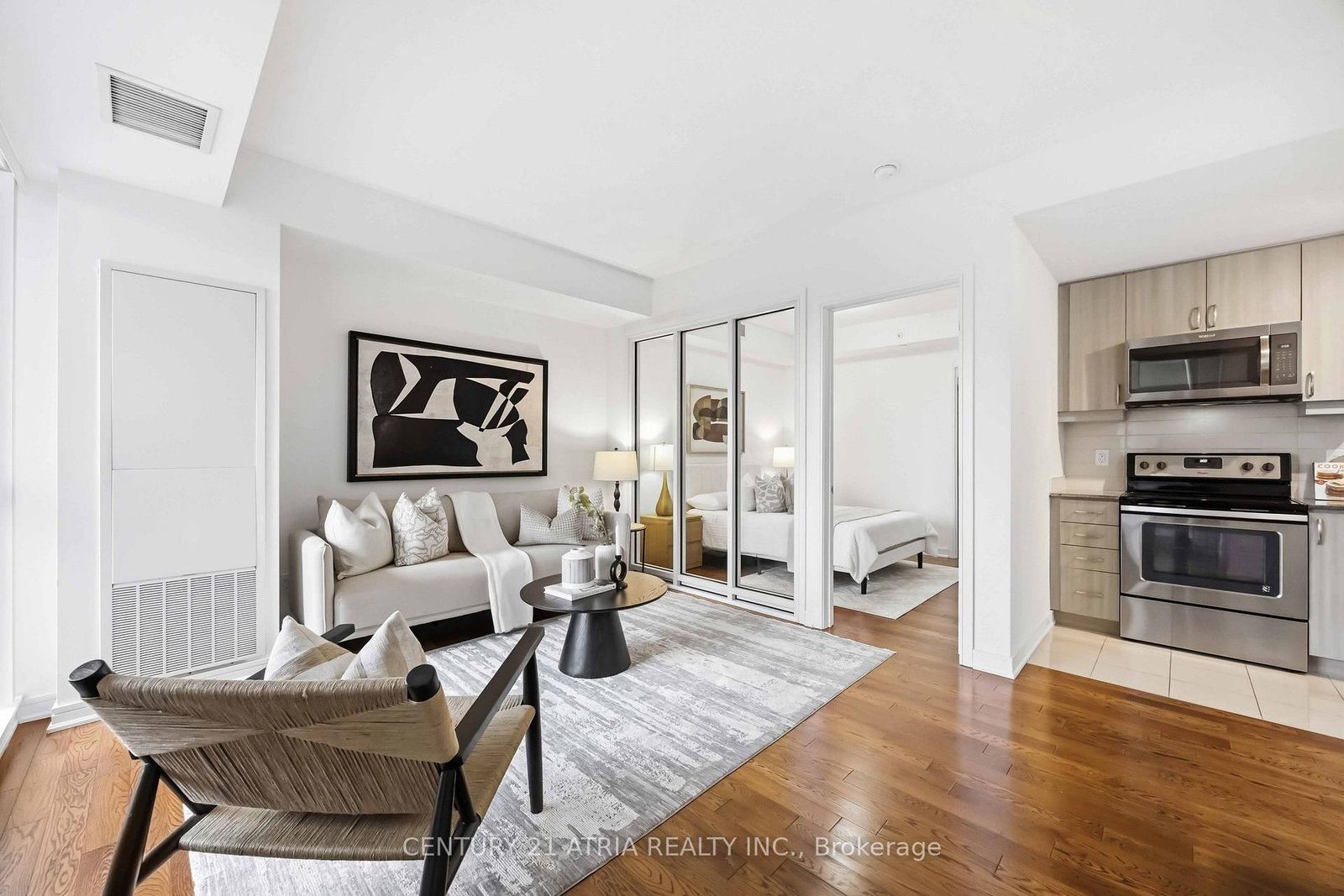 9199 Yonge Street, Unit 518 - Photo 3
