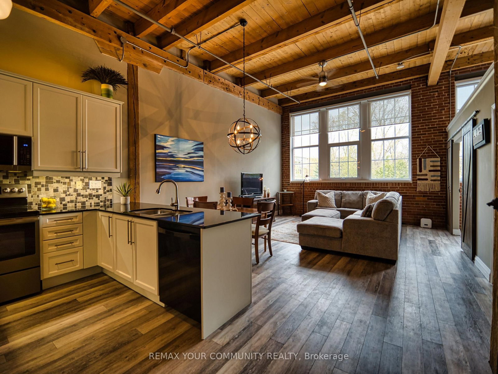 543 Timothy Street, Unit 302 - Photo 8