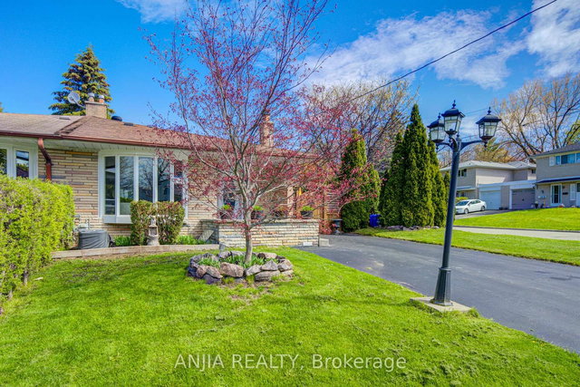 24 Friar Tuck Road