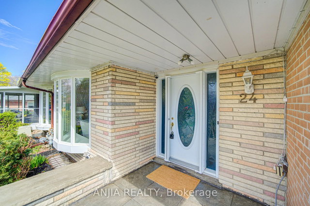 24 Friar Tuck Road