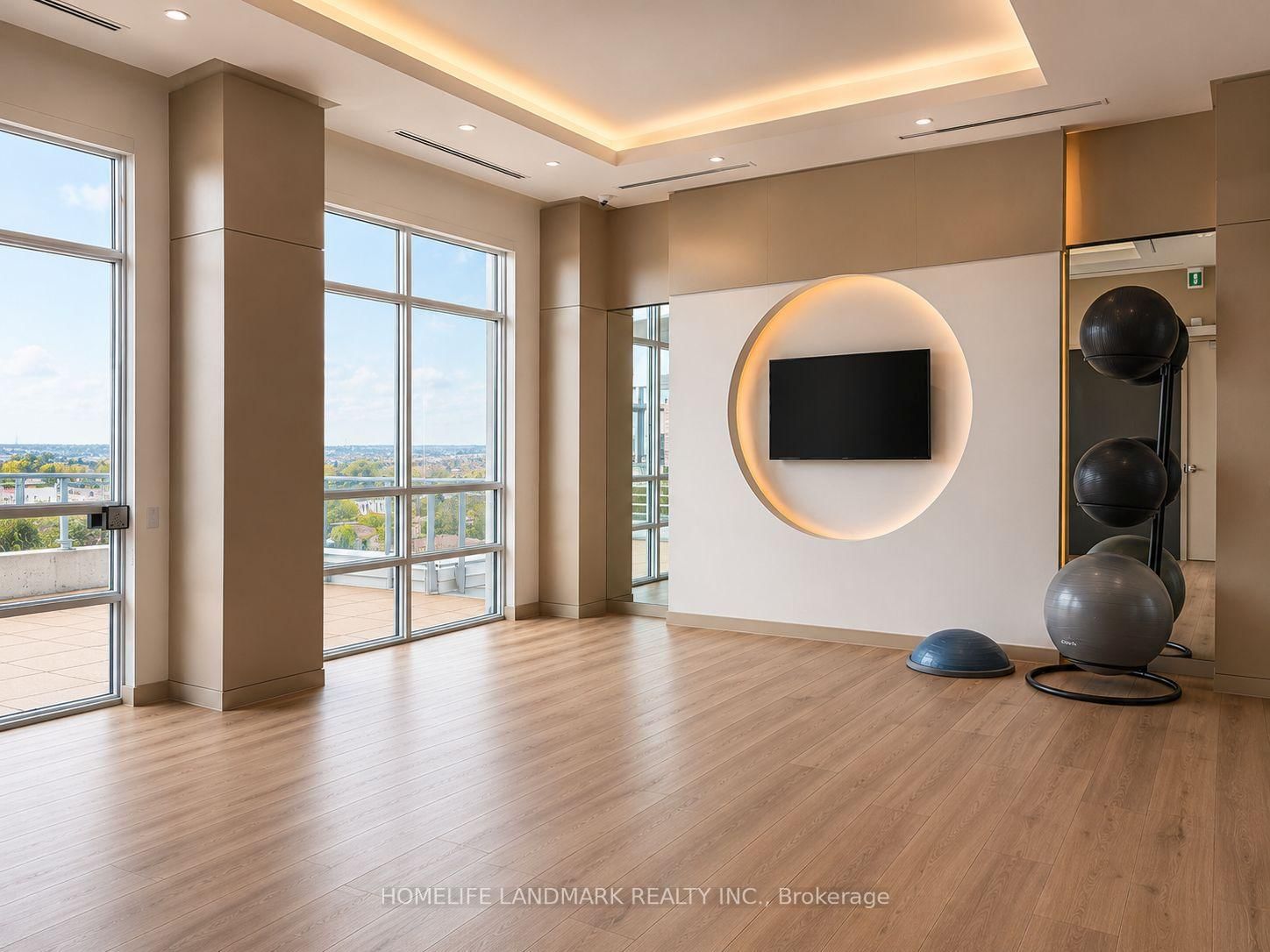 8888 Yonge Street, Unit 427 - Photo 12