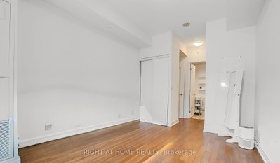 Unit 205 — 9201 YONGE Street — photo 5
