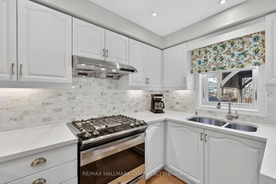 4 Darling Crescent • New Tecumseth, ON photo 8