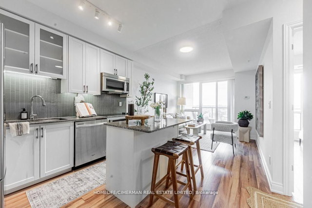 1211B - 9090 Yonge Street