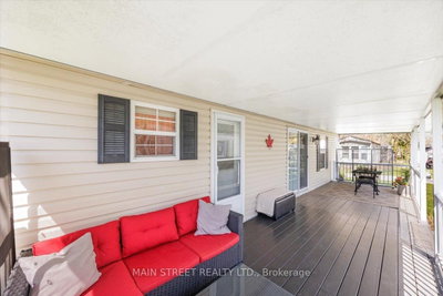 29 Hawaiian Circle • Whitchurch-Stouffville, ON photo 2