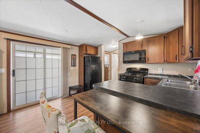 29 Hawaiian Circle • Whitchurch-Stouffville, ON photo 6