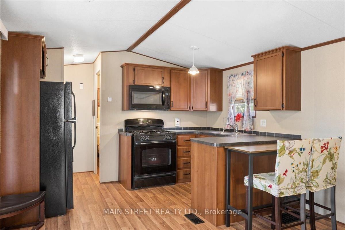 29 Hawaiian Circle • Whitchurch-Stouffville, ON photo 8