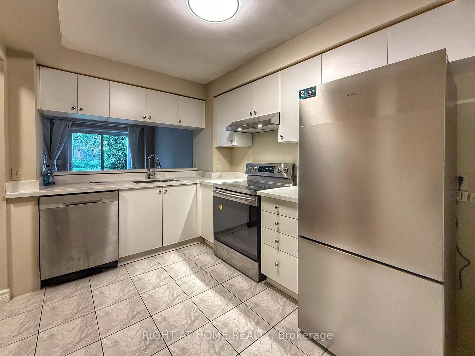 81 Northern Heights Drive • Richmond Hill, ON photo 5