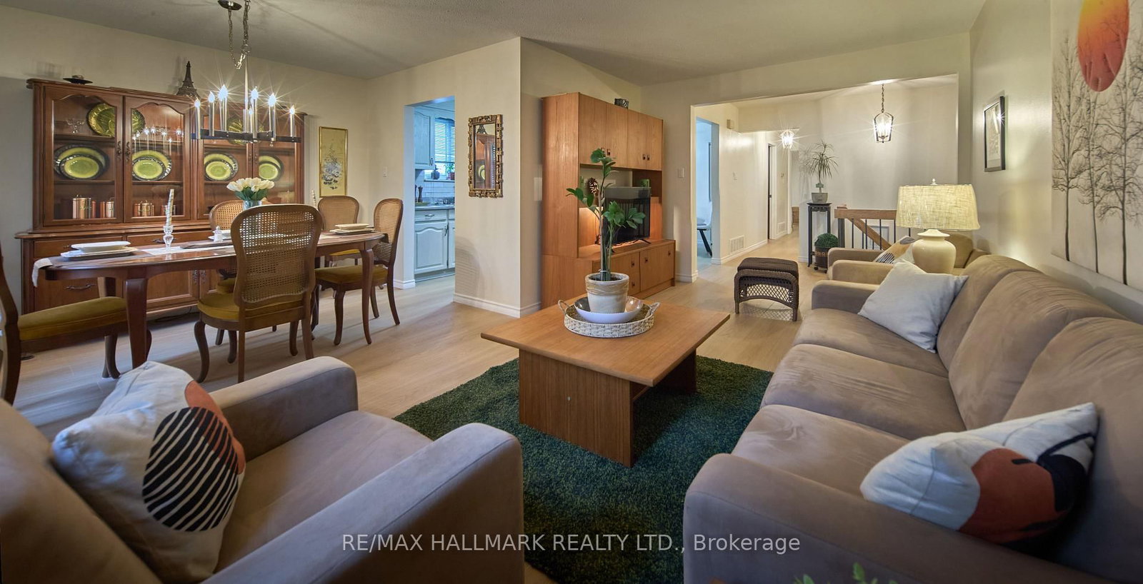 195 Avenue Road • Richmond Hill, ON photo 5