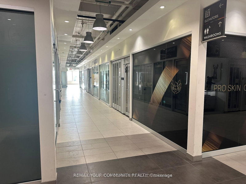7181 Yonge St photo 4