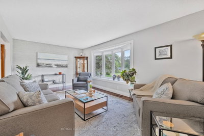 14 Anchor Court • East Gwillimbury, ON photo 8