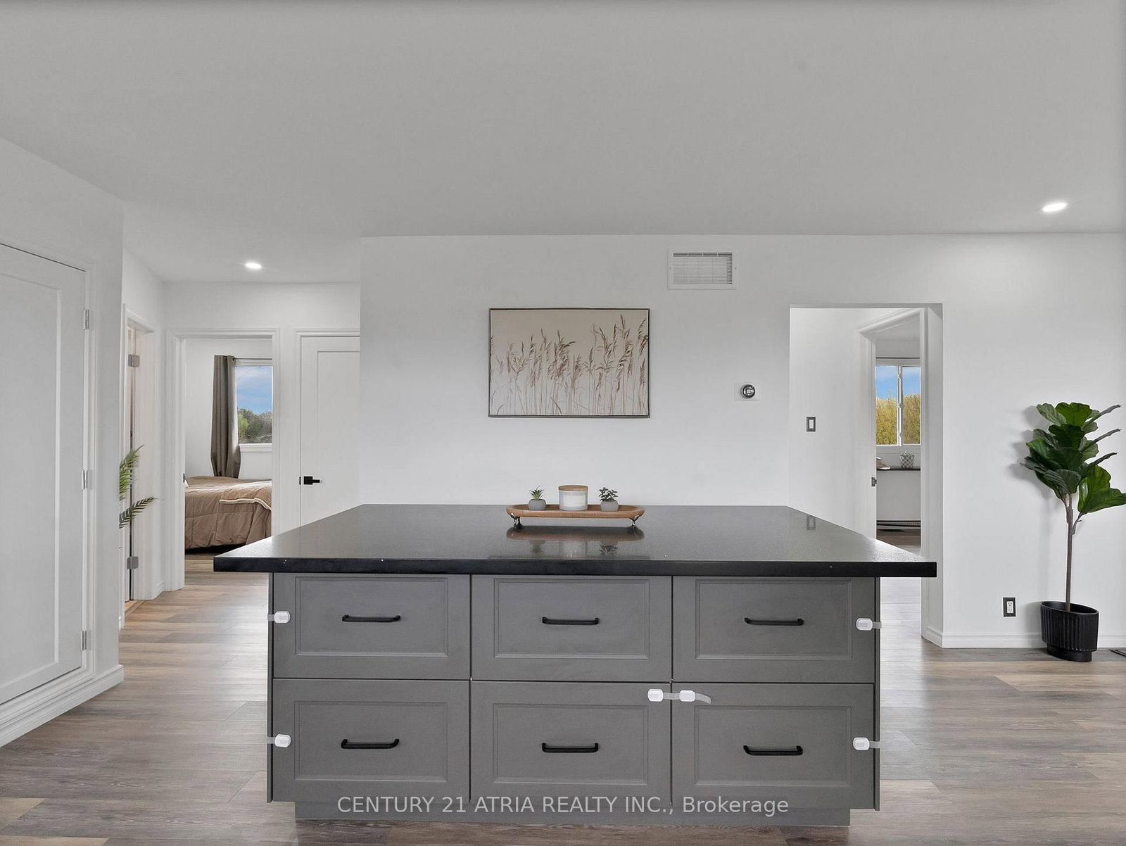 6552 Yonge Street • Innisfil, ON photo 12