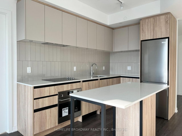 1702 - 7950 Bathurst Street