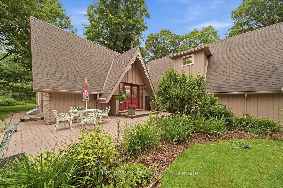 100 Bridle Path • East Gwillimbury, ON photo 4
