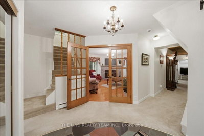 100 Bridle Path • East Gwillimbury, ON photo 6