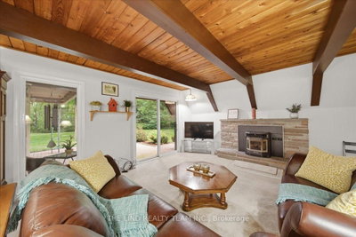 100 Bridle Path • East Gwillimbury, ON photo 8