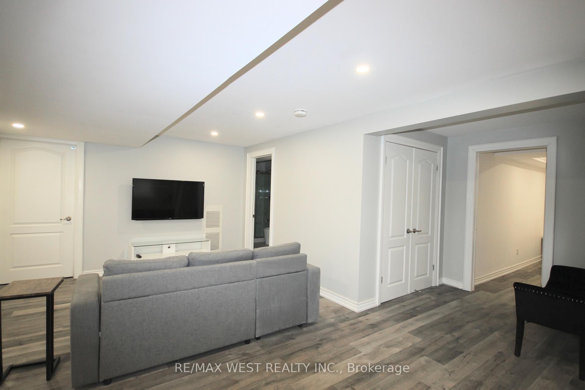 150 Valley Vista Drive, Unit Bsmt