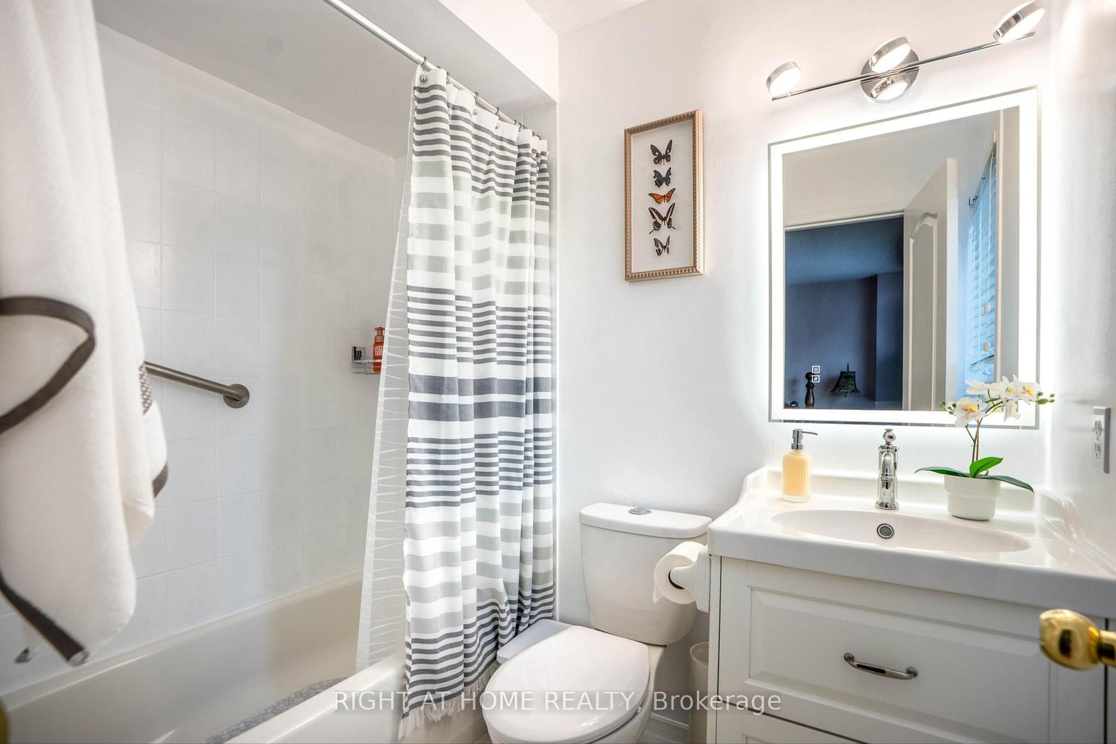 28 Foxtail Ridge • Newmarket, ON photo 11