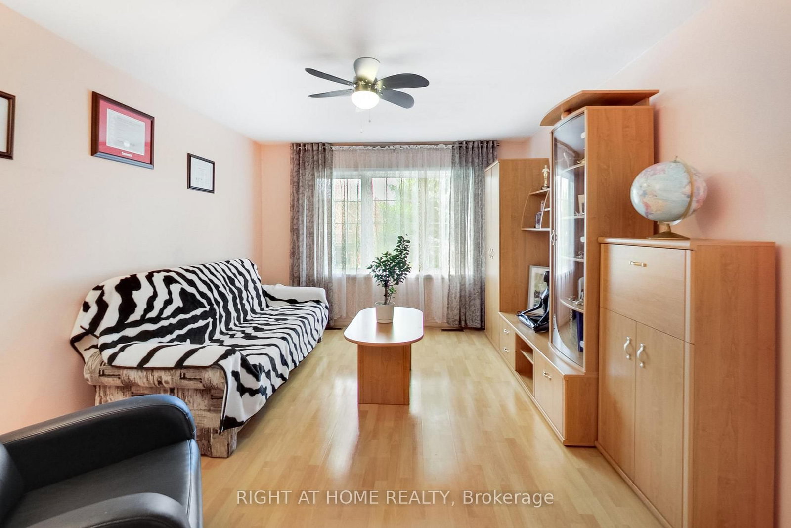 28 Foxtail Ridge • Newmarket, ON photo 12