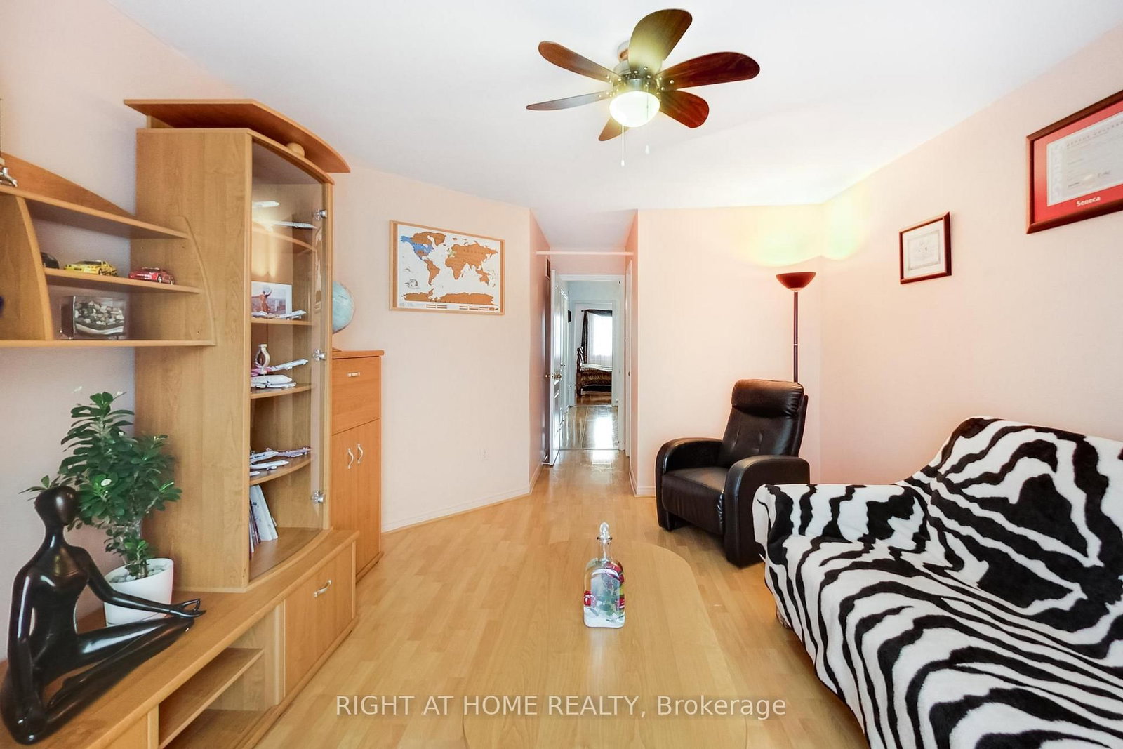 28 Foxtail Ridge • Newmarket, ON photo 13