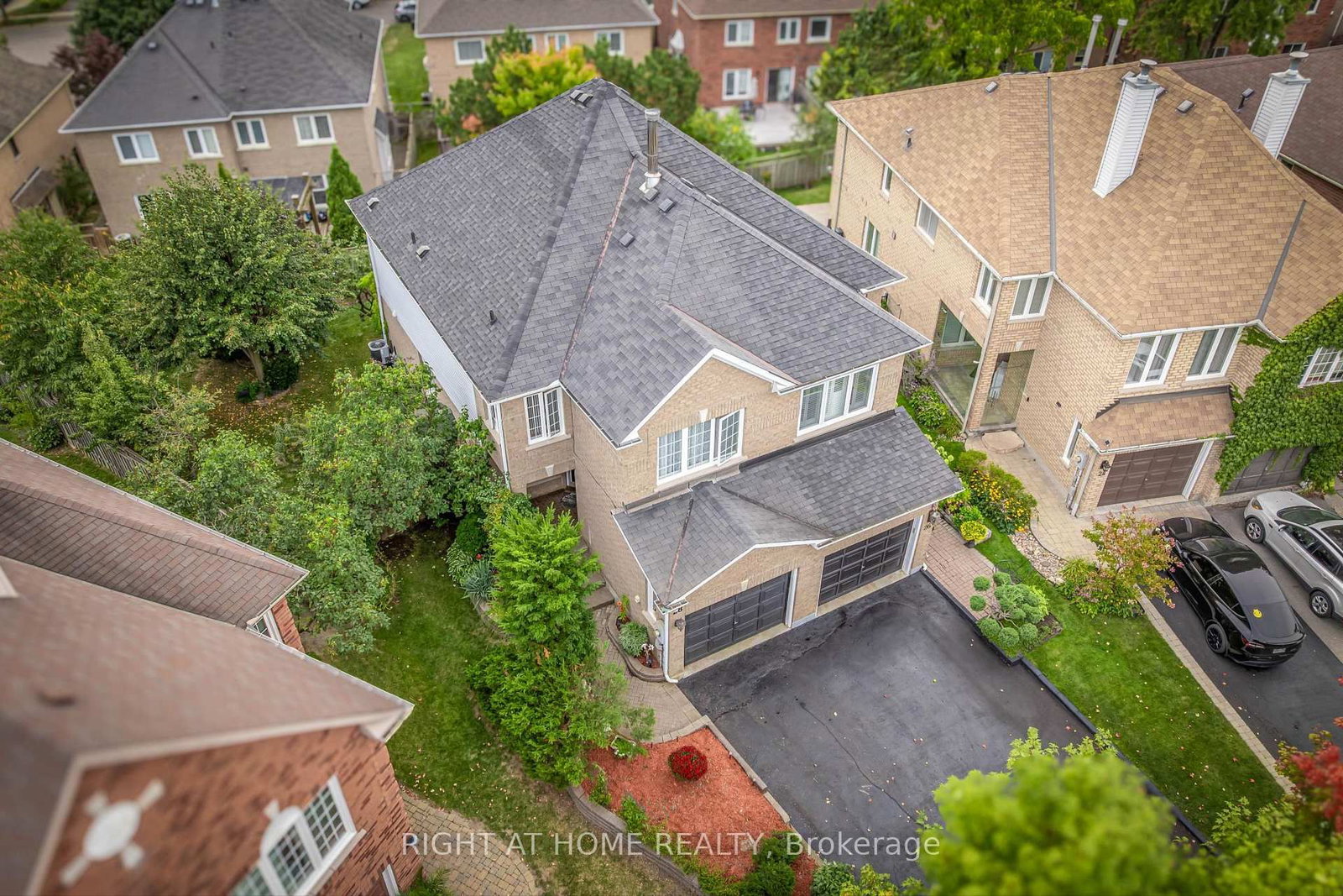 28 Foxtail Ridge • Newmarket, ON photo 25