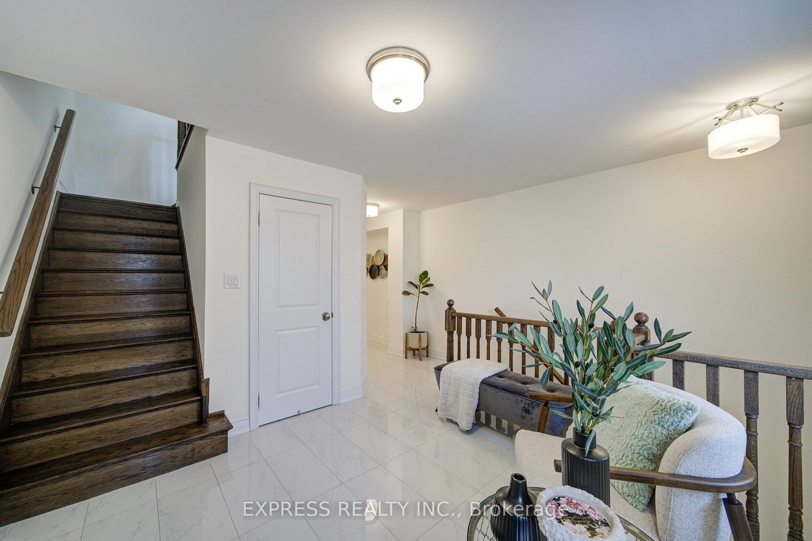 12 Royal Aberdeen Road • Markham, ON photo 8