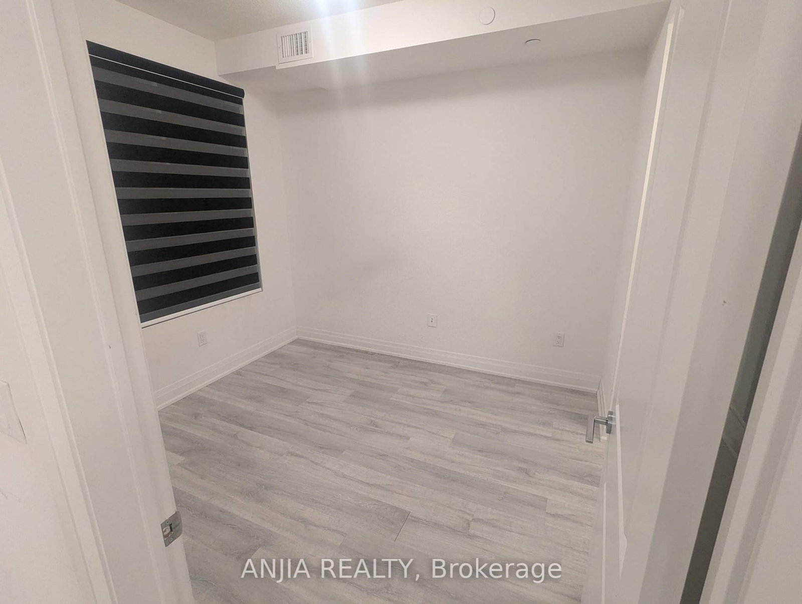 9700 Ninth Line, Unit 506 - Photo 6
