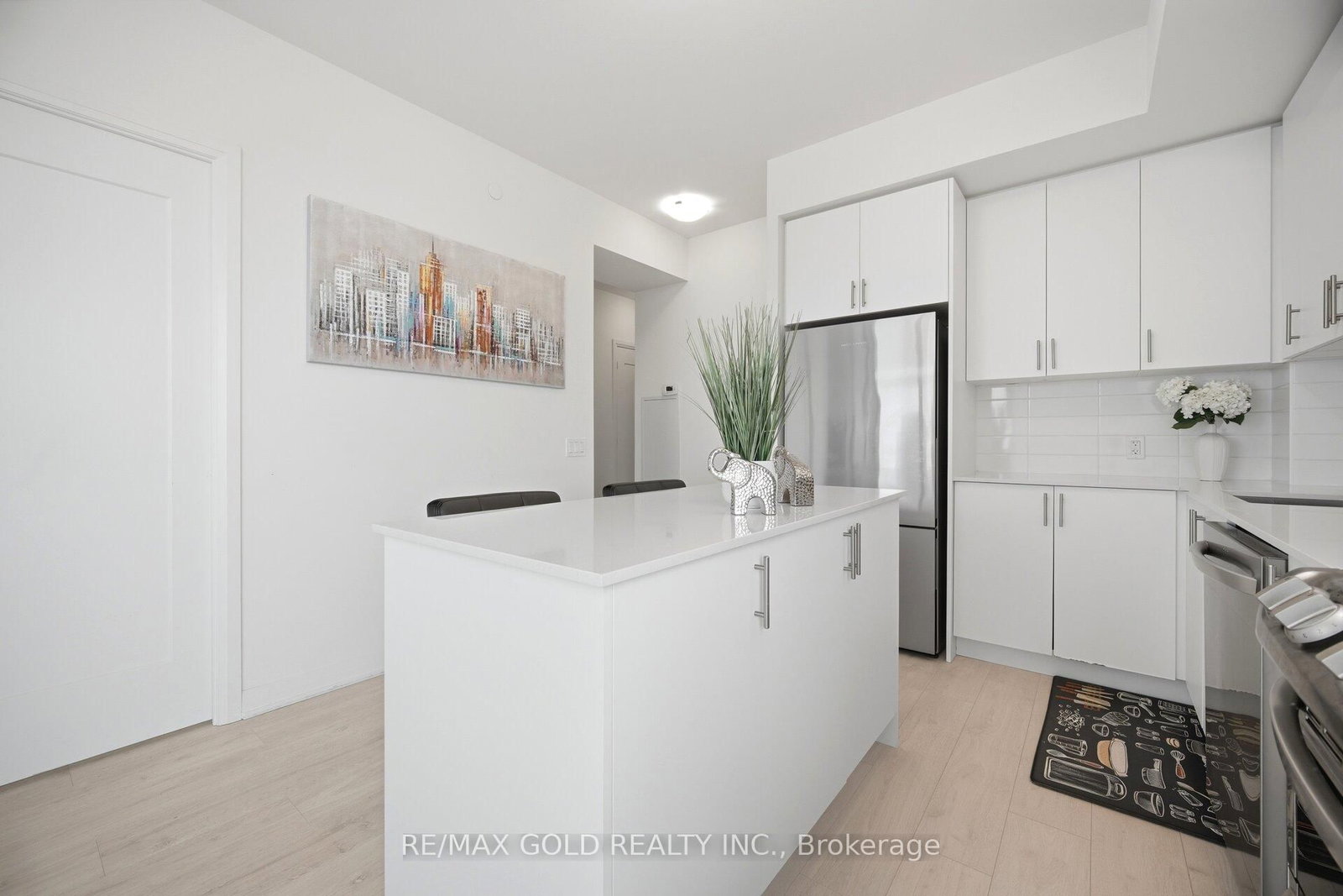 8960 Jane Street, Unit 1421 - Photo 12