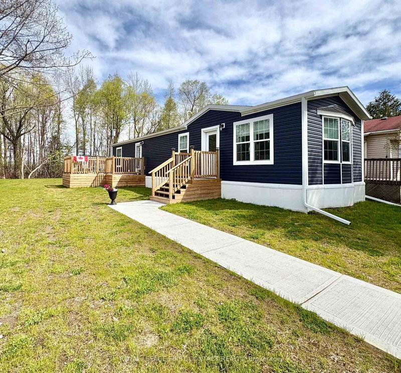 40 SHAMROCK Crescent