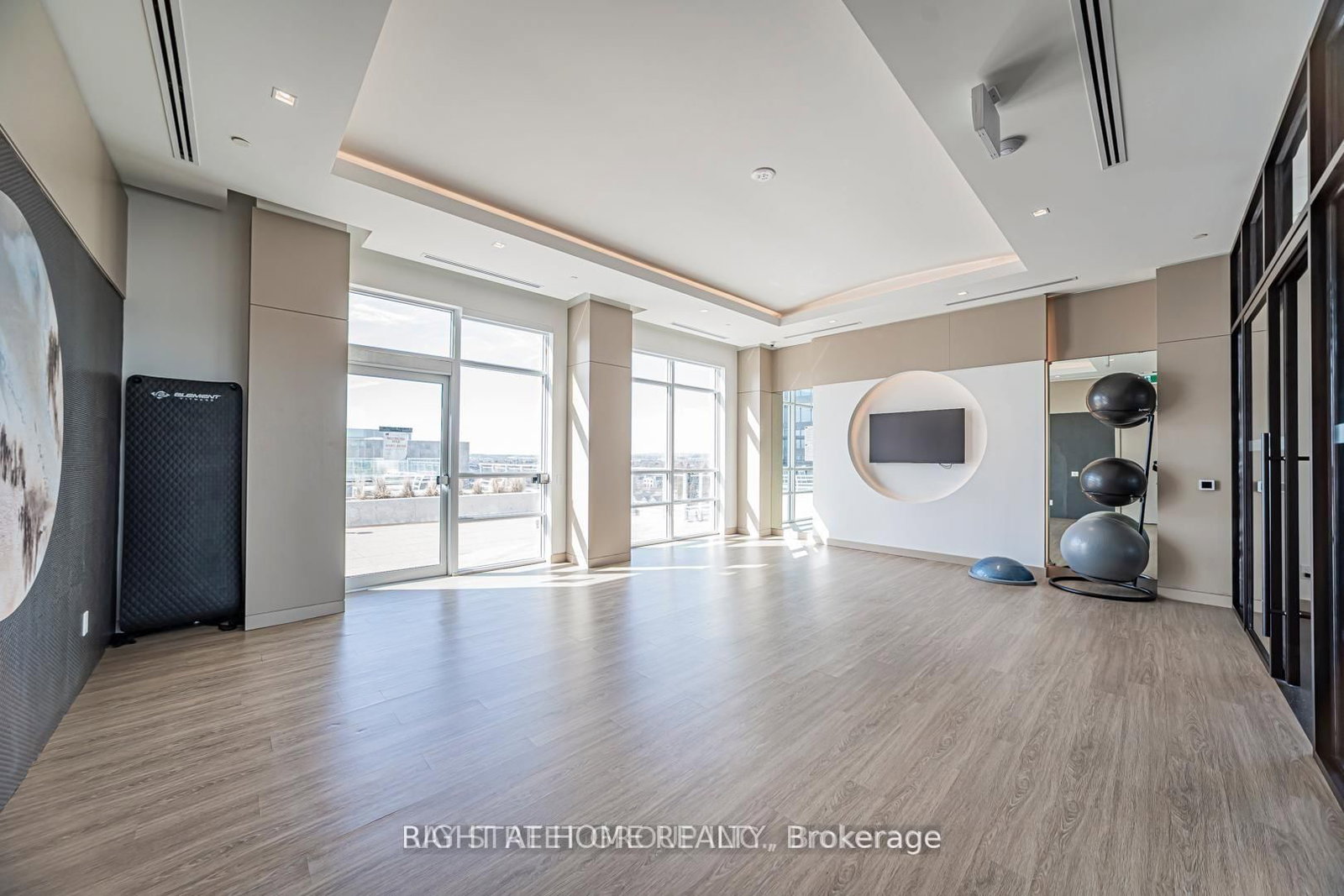 8888 Yonge Street, Unit 514 - Photo 4