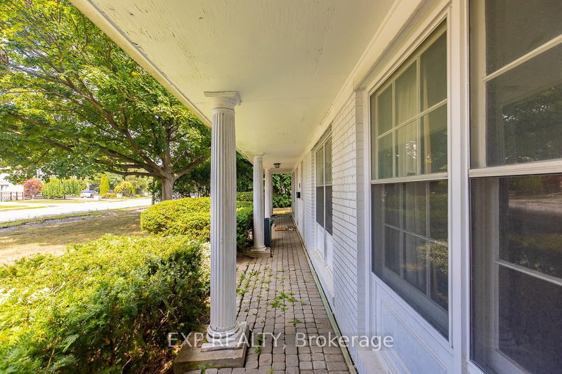 9 Laureleaf Road