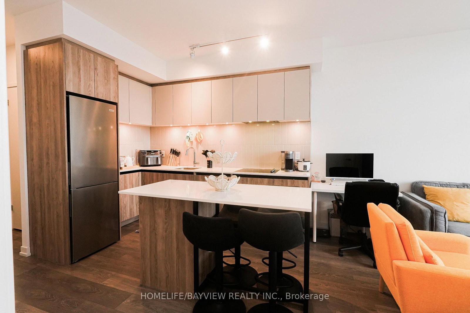 8 Beverley Glen Boulevard, Unit 603 - Photo 3
