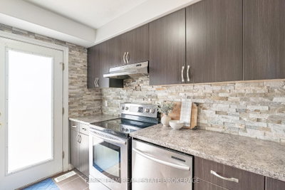 104 Banting Crescent — photo 5