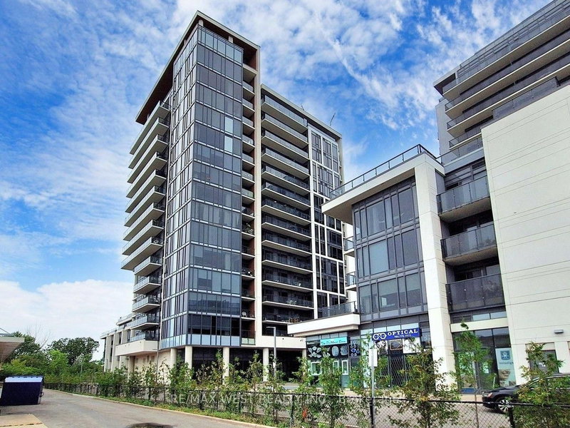 301 - 9618 Yonge Street