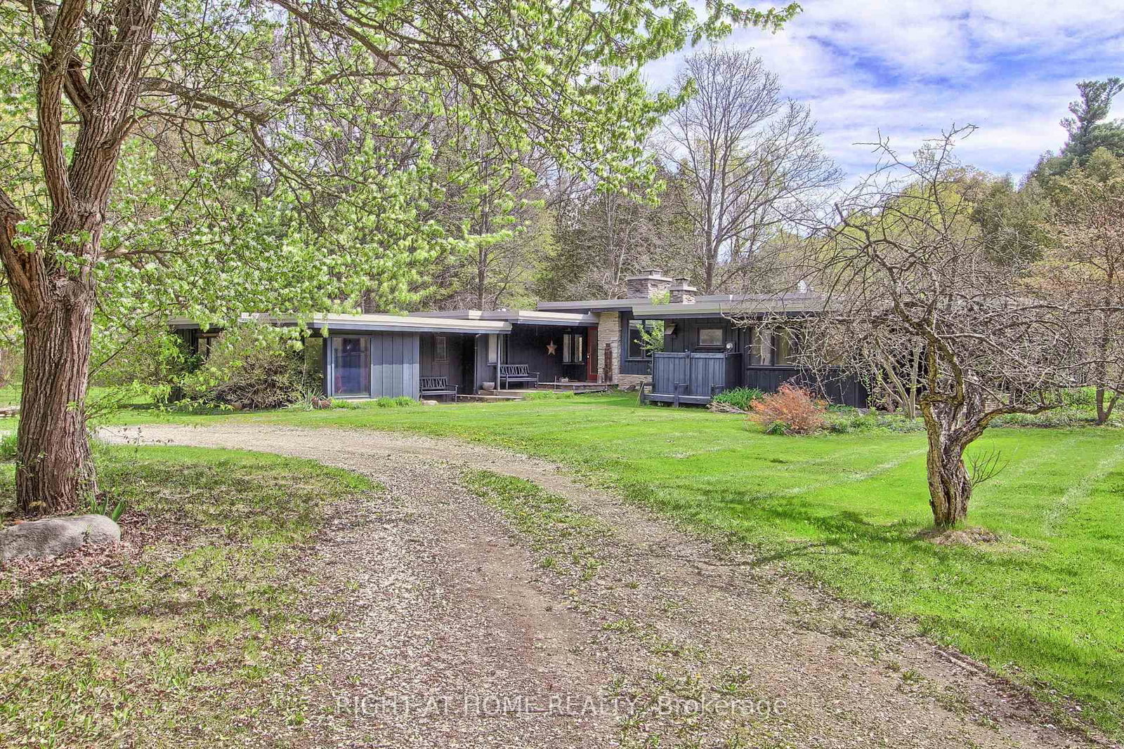 115 Valley Road • Vaughan, ON photo 2