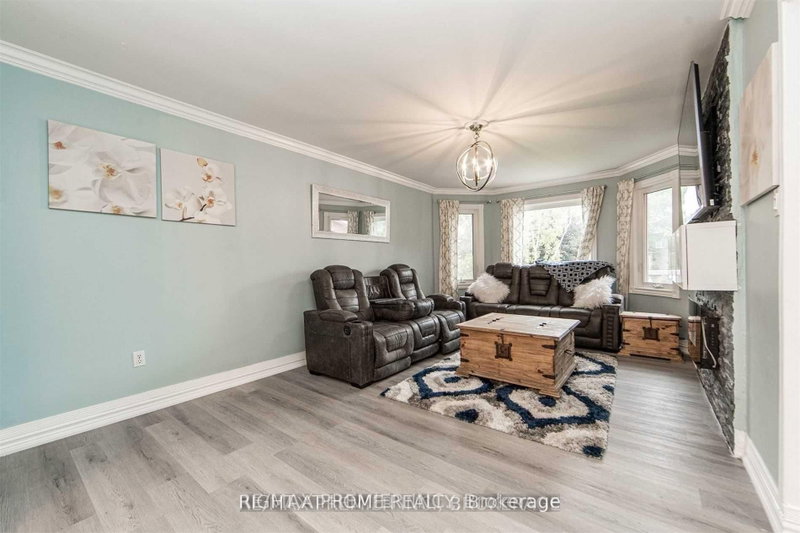 Main - 376 Kelly Crescent