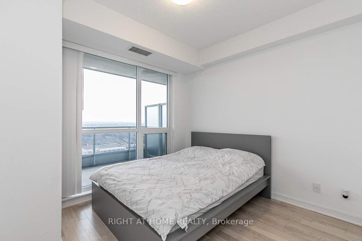 9201 Yonge Street E, Unit 2213