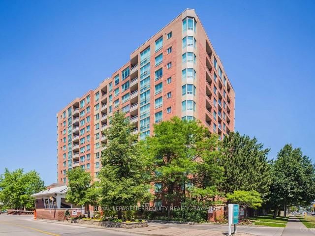 901 - 850 Steeles Avenue W