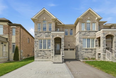 Townhouse in Queensville