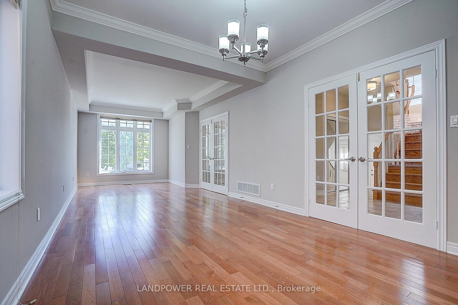 60 Valleyford Avenue • Richmond Hill, ON photo 2