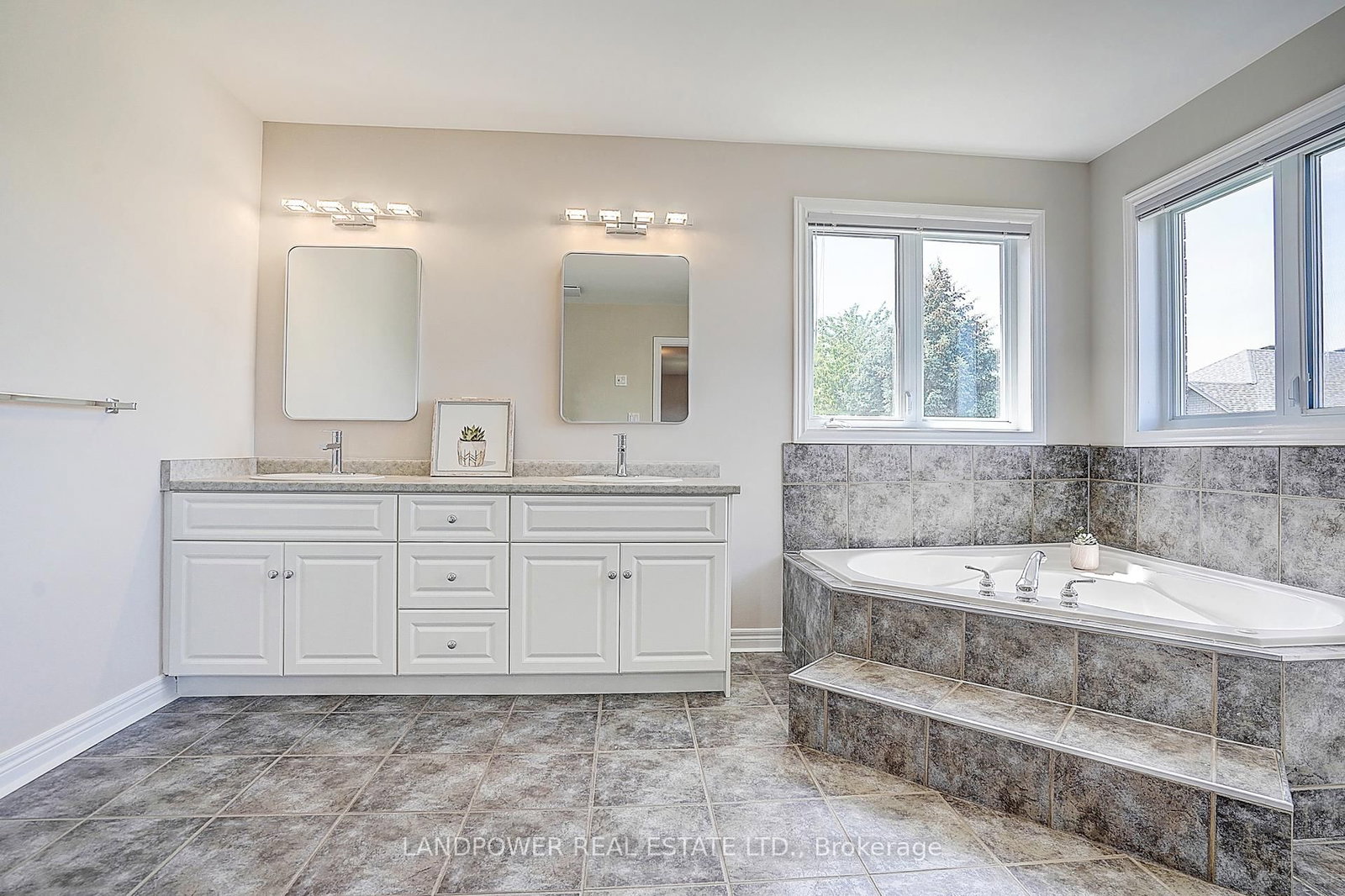 60 Valleyford Avenue • Richmond Hill, ON photo 21