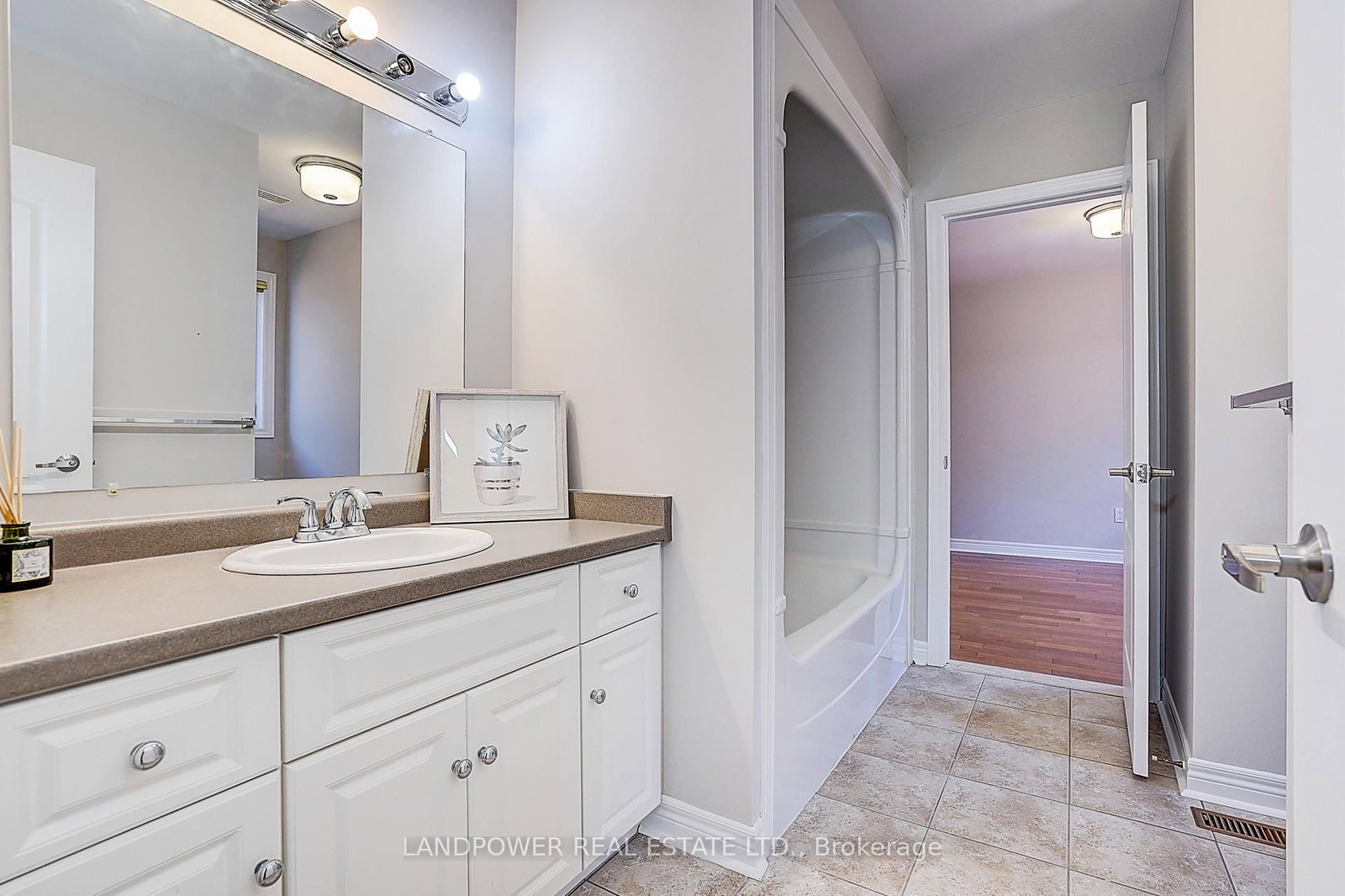 60 Valleyford Avenue • Richmond Hill, ON photo 26
