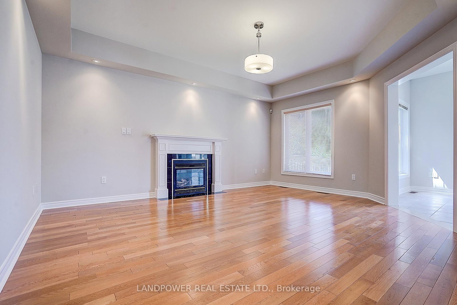 60 Valleyford Avenue • Richmond Hill, ON photo 4