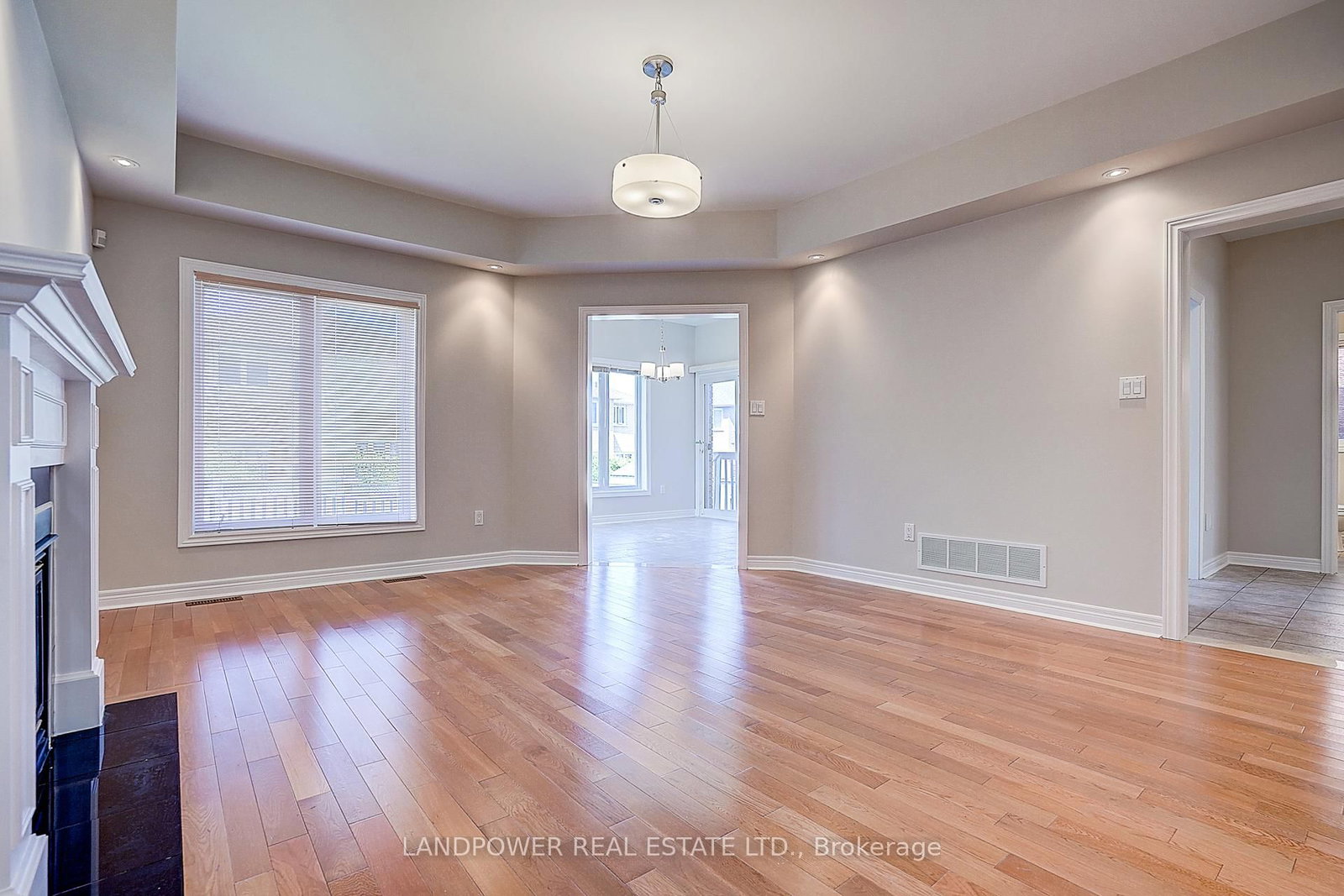 60 Valleyford Avenue • Richmond Hill, ON photo 5