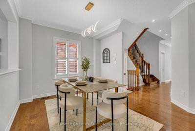 92 Estrella Crescent • Richmond Hill, ON photo 9