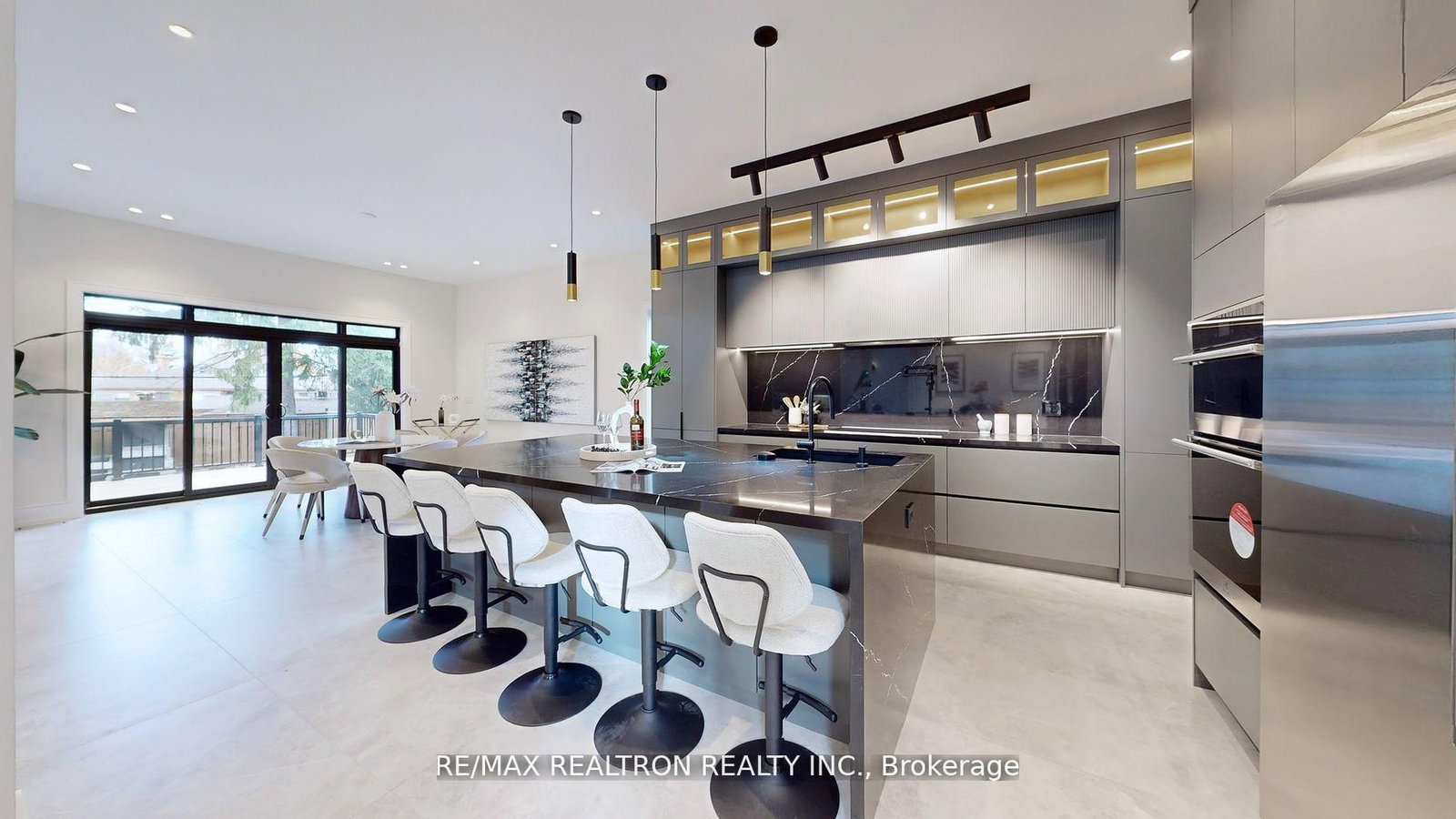 84 Murray Drive • Aurora, ON photo 13