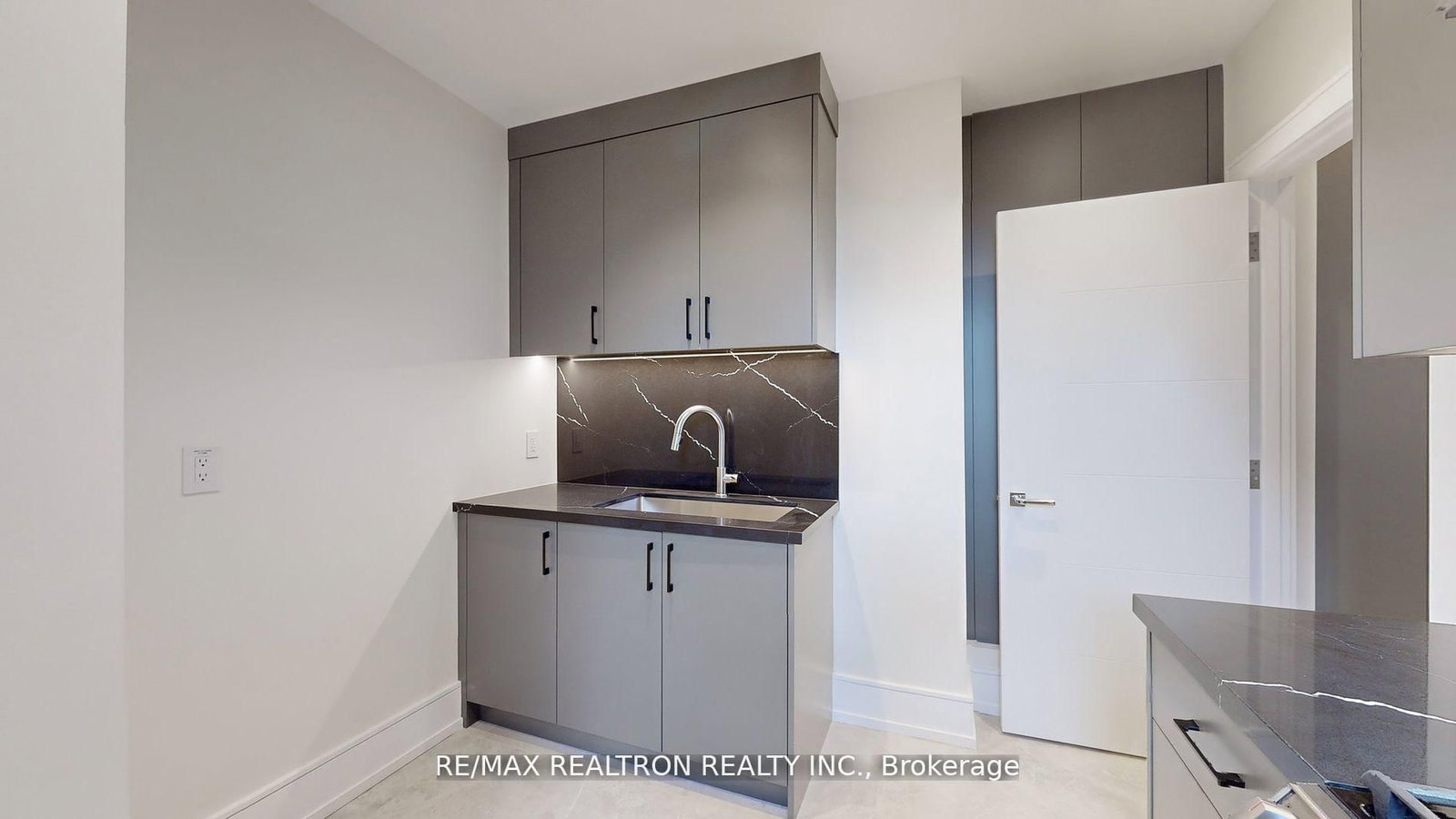 84 Murray Drive • Aurora, ON photo 16