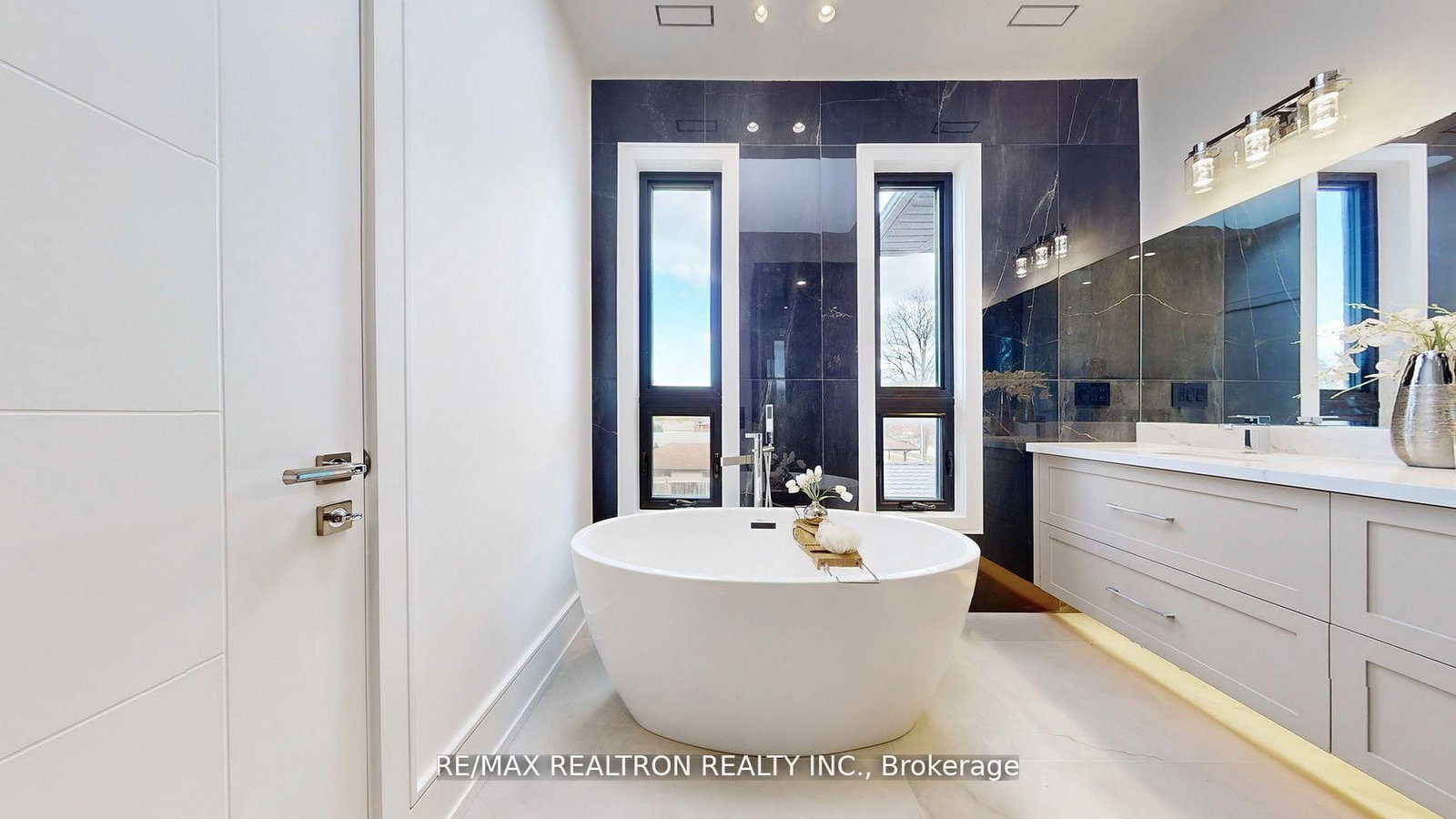84 Murray Drive • Aurora, ON photo 25